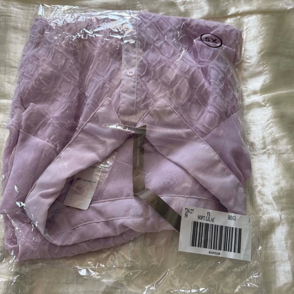 TEXTURED BUTTON DOWN TUNIC, SOFT LILAC, SIZE 5X, 3/4 SLEEVES WITH TABS, PENNINGT - Picture 9 of 10